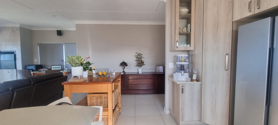 To Let 3 Bedroom Property for Rent in Dana Bay Western Cape